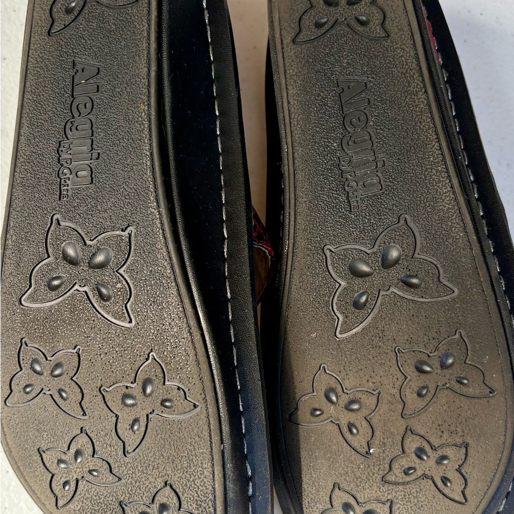 Alegria Mary Jane Red Leather Snakeskin Pattern Size 37 EUC . US 7-7.5 - Picture 14 of 14